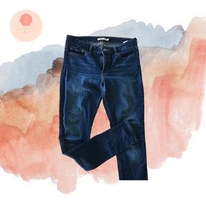 711 Levis Jeans. Mid Rise. Skinny Jeans